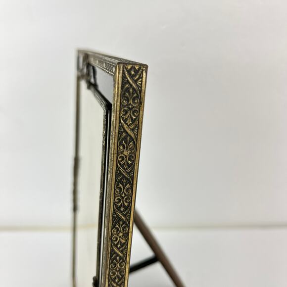Vintage Bachrach 8in x 10in Brass Table Top Picture Frame - Picture 6 of 11